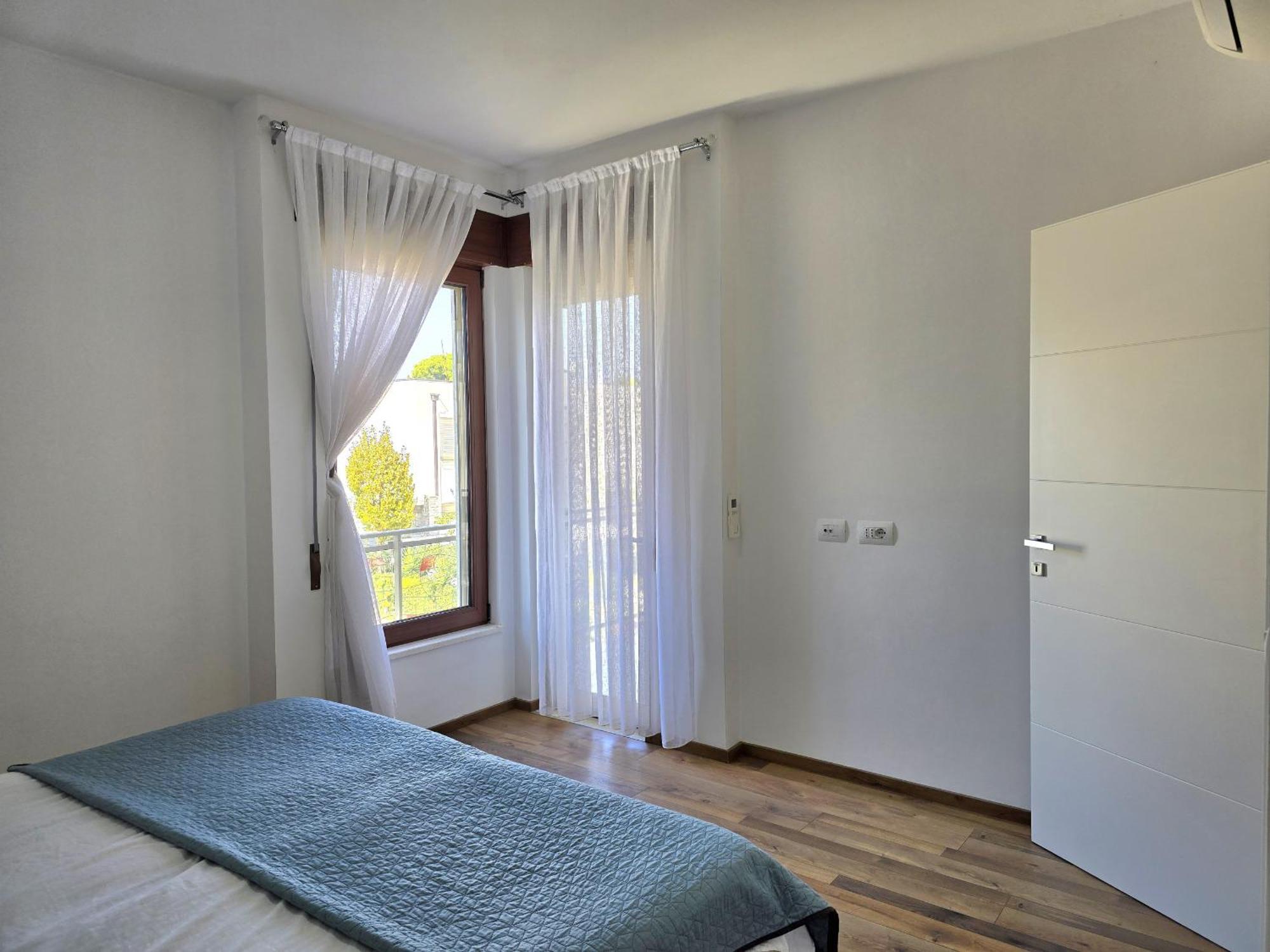 Modern At Perla