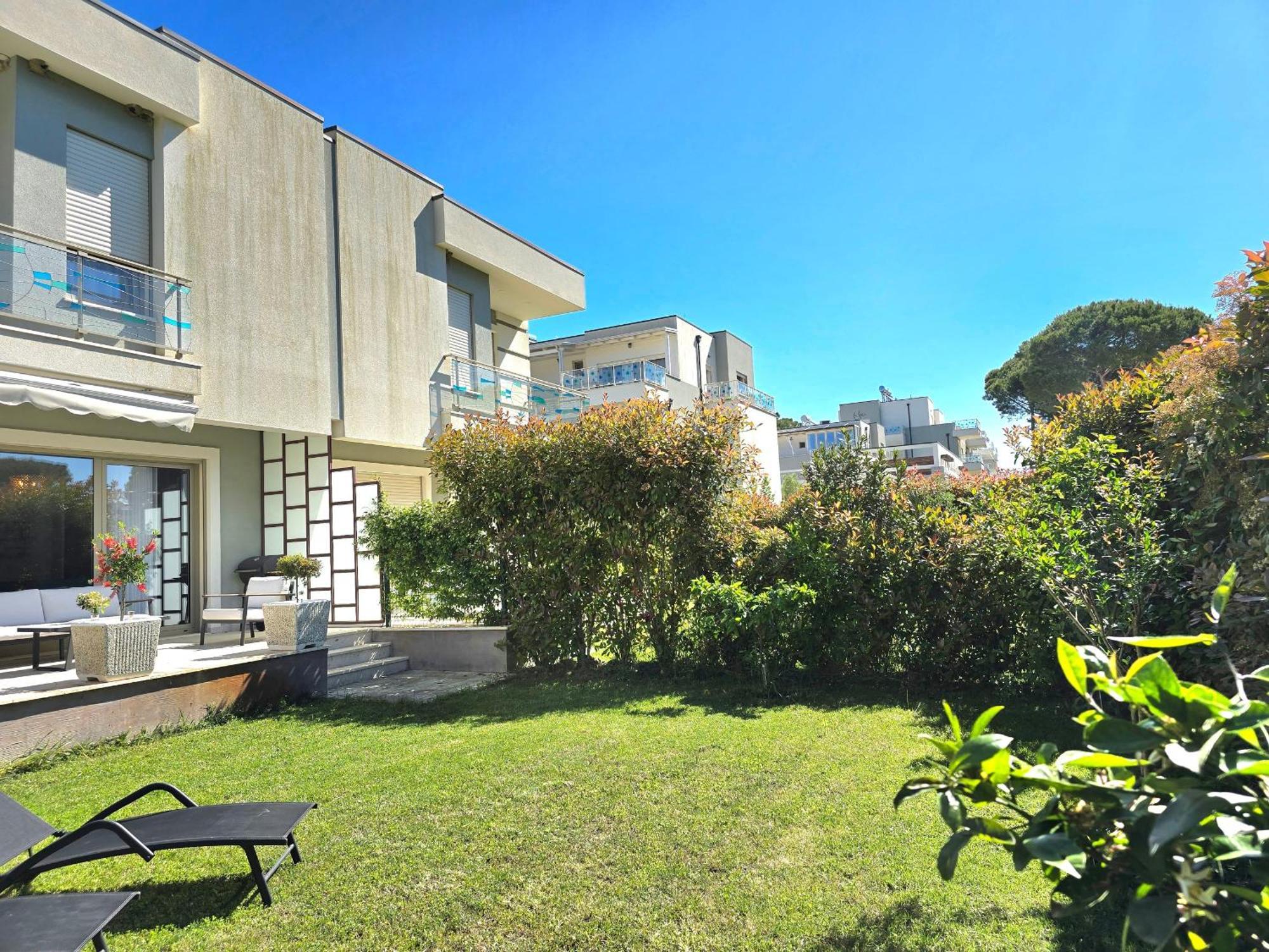 Modern At Perla Villa *