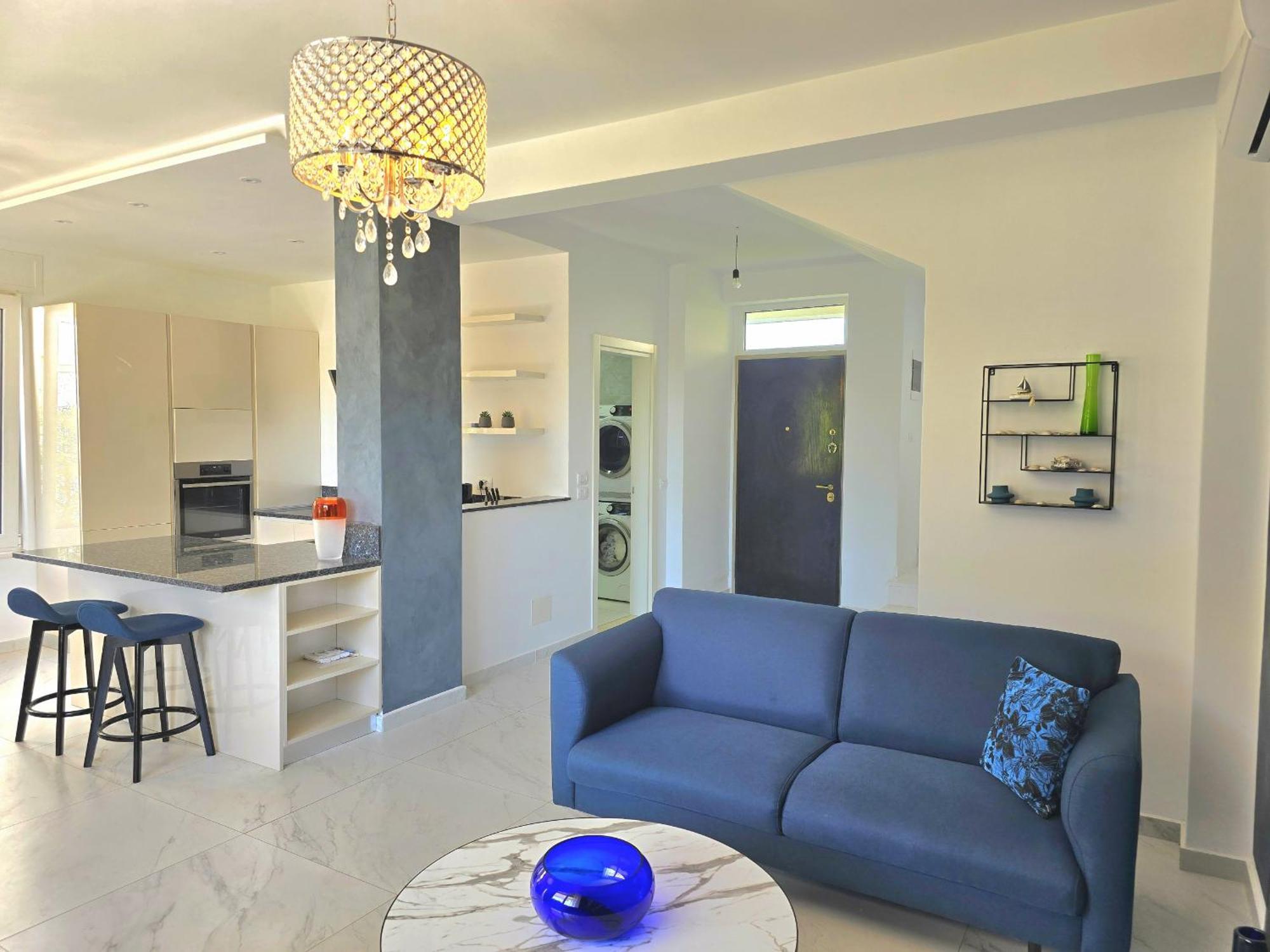 Modern At Perla *