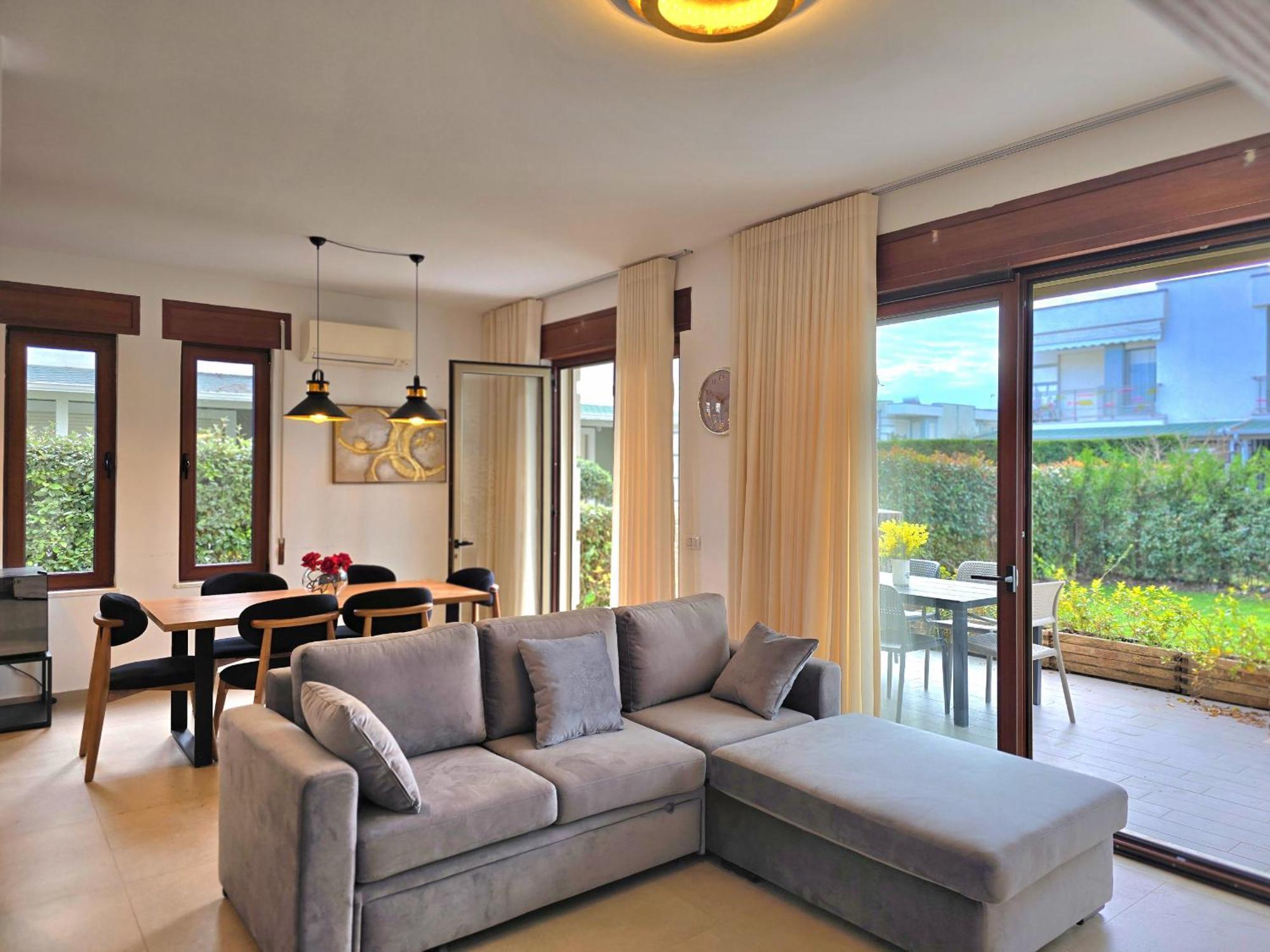 Modern At Perla *