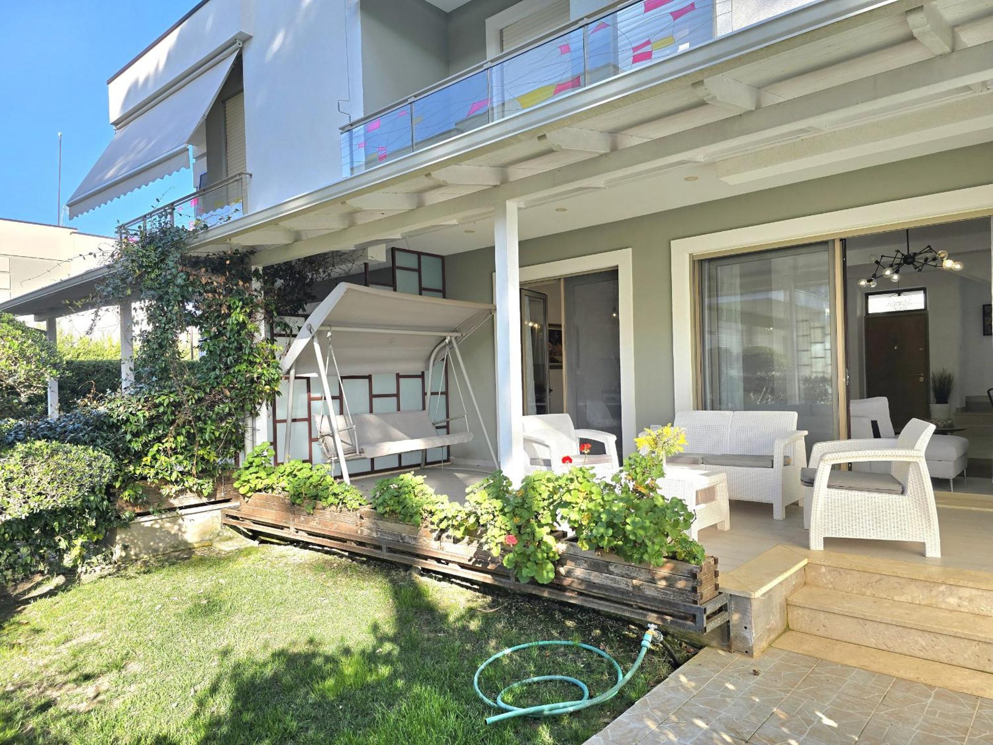 Modern At Perla Villa *