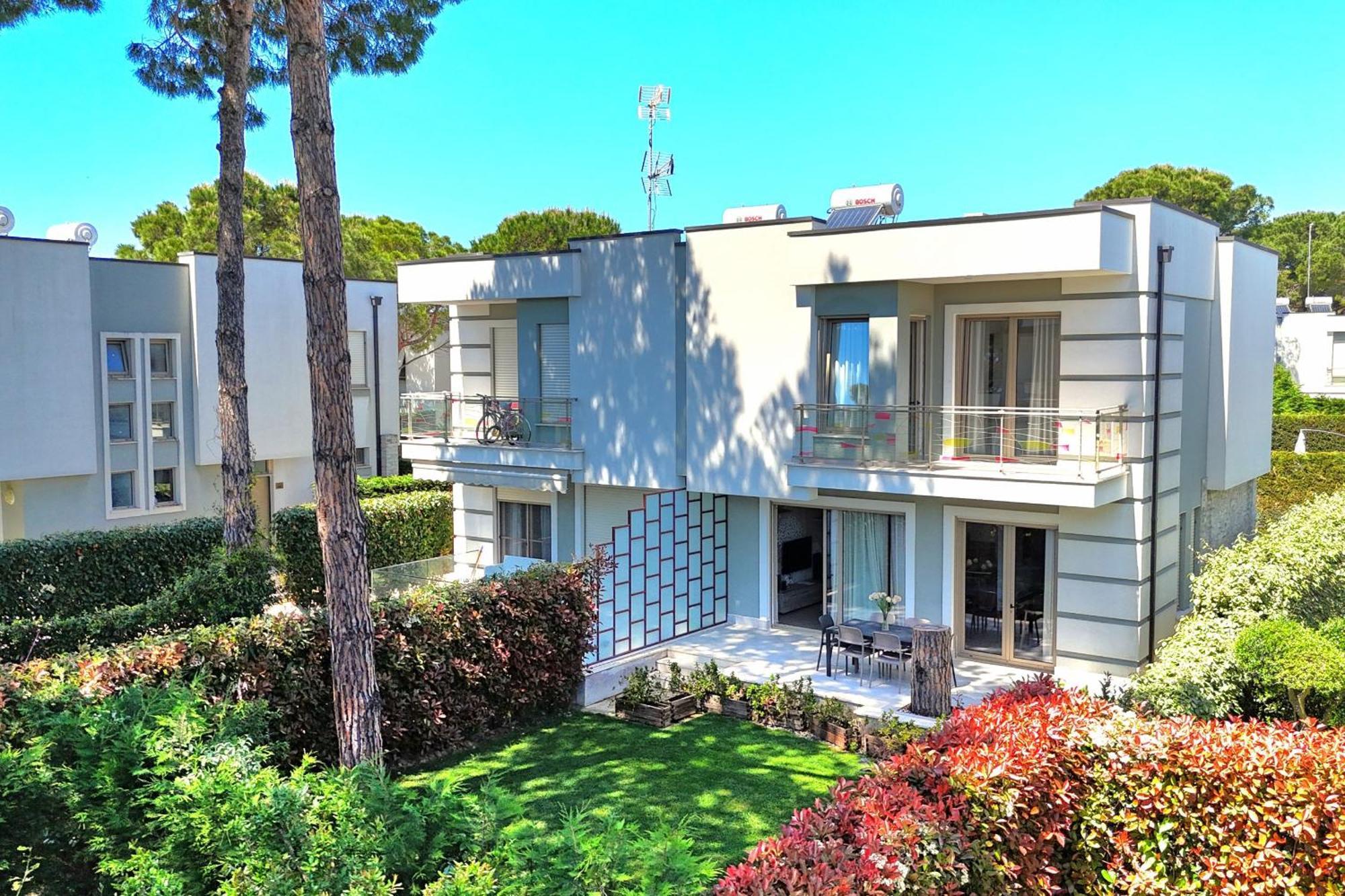 Modern At Perla Durrës