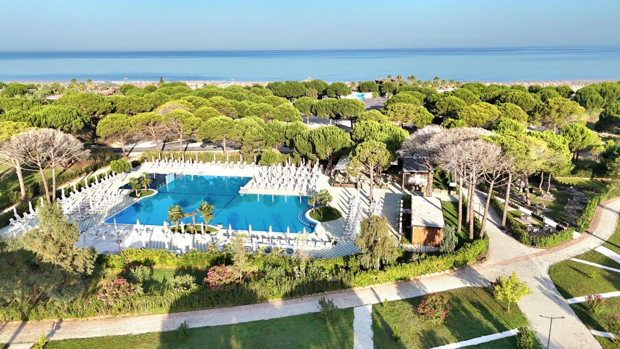 Villa Modern At Perla